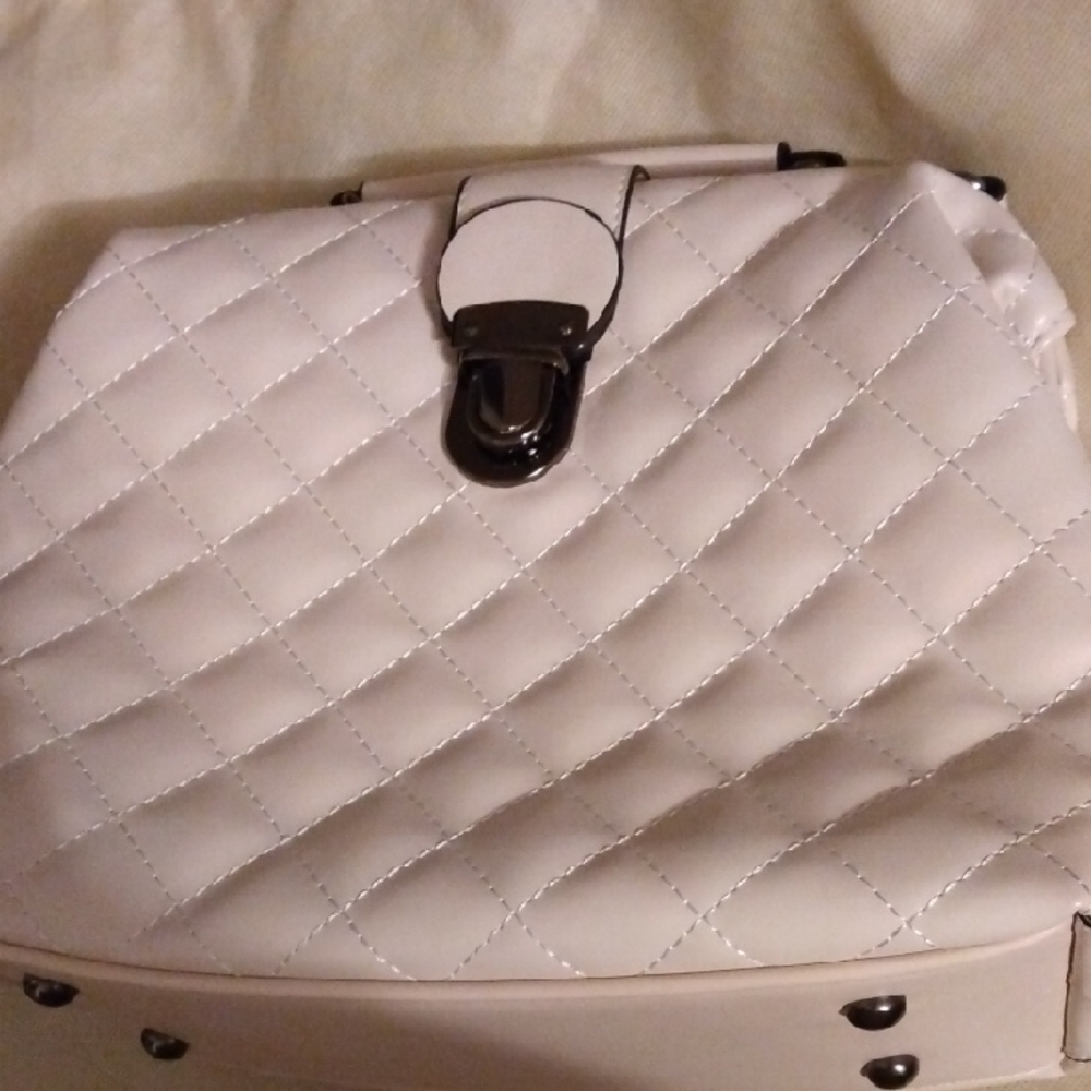 Chic Quilted Handbag - White